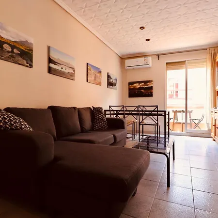 2 Bed Apartment, Great Location, 500m From Lejlighed