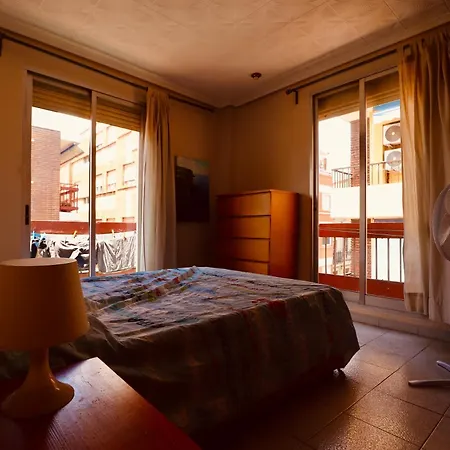 2 Bed Apartment, Great Location, 500m From Lejlighed *